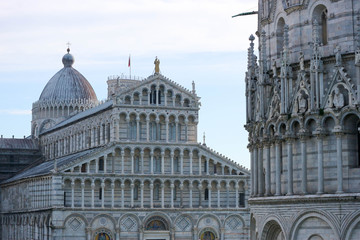 Obraz premium Pisa baptistery and cathedral at the winter dawn, Tuscany, Italy