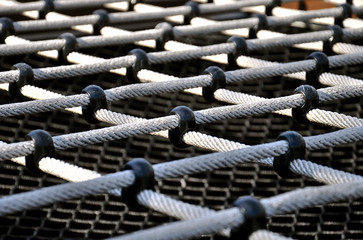 Diagonal rope climbing trellis