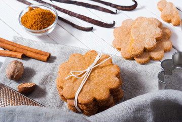 gingerbread cakes on white wood table