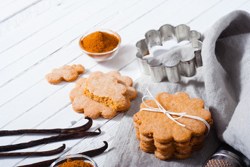 gingerbread cakes on white wood table