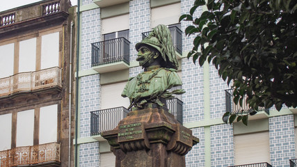 Guilherme Gomes Fernandes monument by Bento Candido Silva in Porto, Portugal