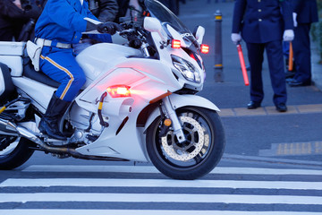 街を守る警察のバイク部隊