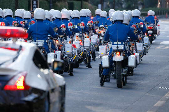 街を守る警察のバイク部隊
