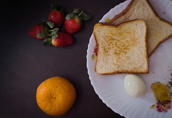 BreakFast-Bread/Jam/Fruits