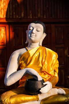 Upagupta monk statue in Phrathat Doi Leng temple