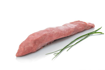 Kalbsfilet roh mit Schnittlauch grün