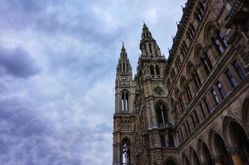 Fototapeta na wymiar Facade of the Vienna City Hall against the blue sky