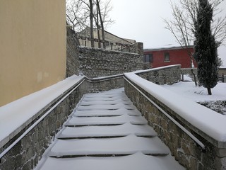 Sant'Angelo dei Lombardi - Scalinata innevata nel centro storico