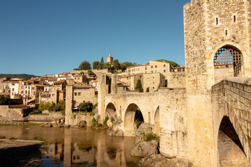 Fototapeta premium Seven-span defensive bridge, built by the Romans in the XI-XII centuries. in Besalu, Spain