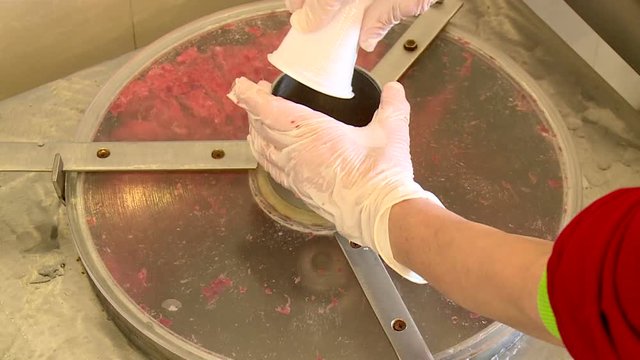 On the farm, butchers chop meat, and cook meat minced. Ancient and new methods of cooking minced meat.