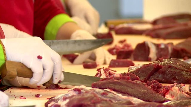 On the farm, butchers chop meat, and cook meat minced. Ancient and new methods of cooking minced meat.