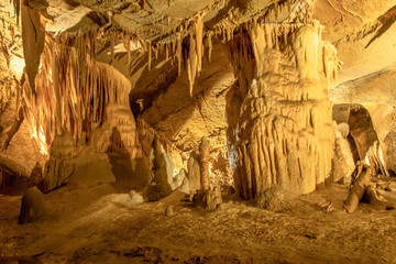 Tropfsteinhöhle in der Ardèche in Frankreich