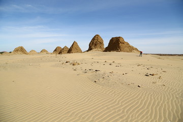Fototapeta na wymiar the antique pyramids of the black pharaohs