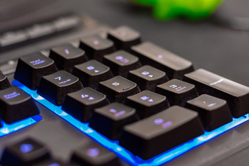 Teclado negro con luces