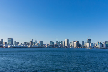 Fototapeta na wymiar (東京都-都市風景)レインボーブリッジから望む竹芝桟橋側の風景１