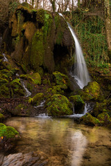 Fototapeta na wymiar photographing the waterfalls of Corraladas in altube, alava