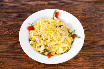 Pasta Fettuccine with chicken and cream mushroom