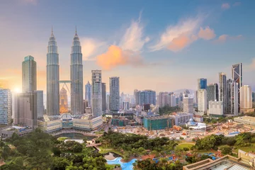 Foto auf Acrylglas Kuala Lumpur Skyline von Kuala Lumper in der Dämmerung