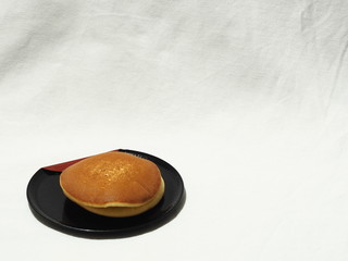 どら焼き　white background