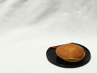 どら焼き　white background