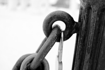 Naklejka premium chain, metal, link, steel, lock, strength, iron, security, connection, rust, strong, closeup, padlock, old, close-up, macro, links, rusty, isolated, silver, white, safety, industrial, secure, chains