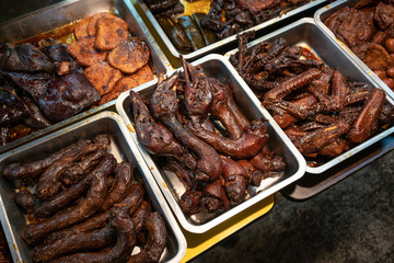 Bizarre Foods Taiwan / Spicy Fried Duck Head