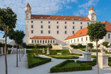 Obraz premium BRATISLAVA, SLOVAKIA - AUGUST 20, 2018: Wonderful flower garden in baroque style in Bratislava castle, Slovakia