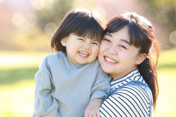 笑顔の親子