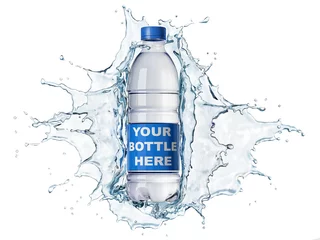 Fototapete Wasser Spritzen Sie klares Wasser mit einer Wasserflasche in der Mitte.
