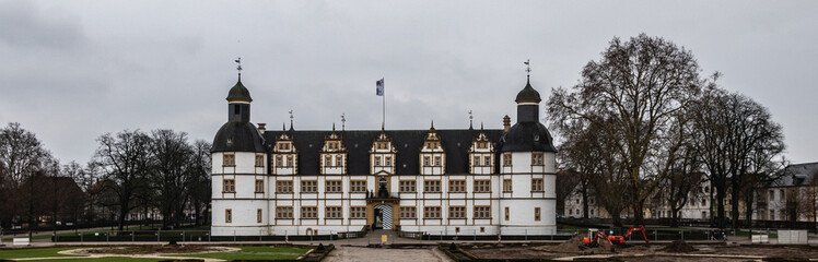 Fototapeta na wymiar Schloss Neuhaus Paderborn