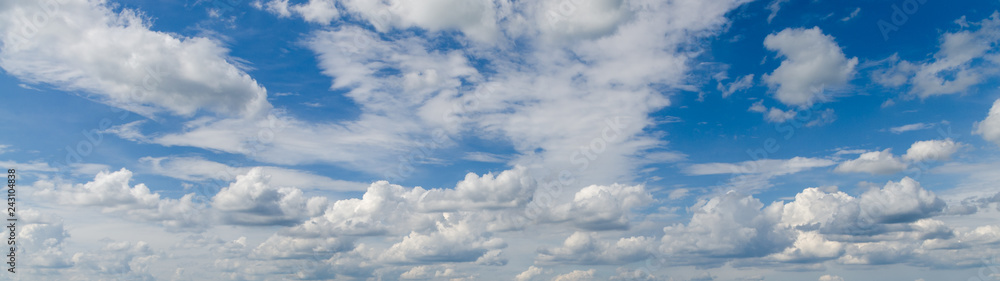 Wall mural blue sky with clouds