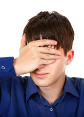 Teenager cover the Eyes