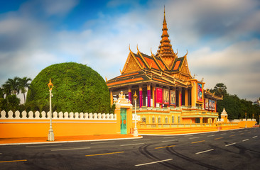 Naklejka premium Royal palace in Phnom Penh, Cambodia. Panorama