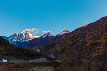 Fototapeta na wymiar Mt Siguniang, four girls mountain, China