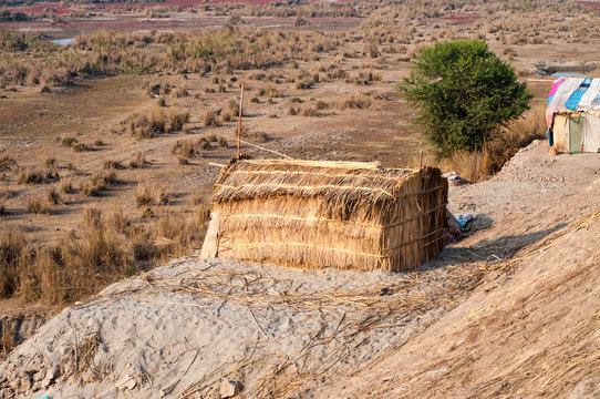 Straw hut house in the Thar desert 