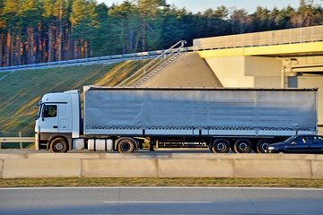 Transport  © Tomasz Warszewski