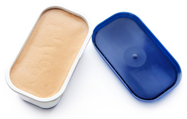 Canned eggs of salmon