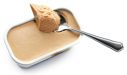 Canned eggs of salmon