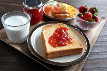 朝食(ジャムトースト）