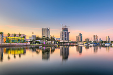 Fototapeta na wymiar St. Petersburg, Florida, USA downtown city skyline