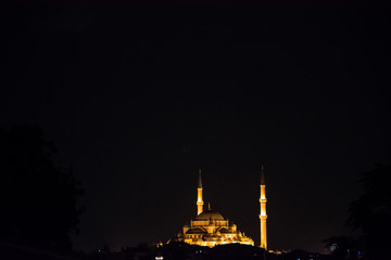 Fototapeta na wymiar The beautiful Suleymaniye mosque in the night time