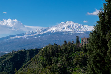Fototapeta premium Mt Etna from Taormina
