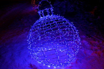 Glowing ball toy of garlands.