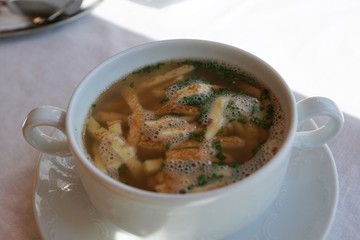 Flädle suppe in einer Küche