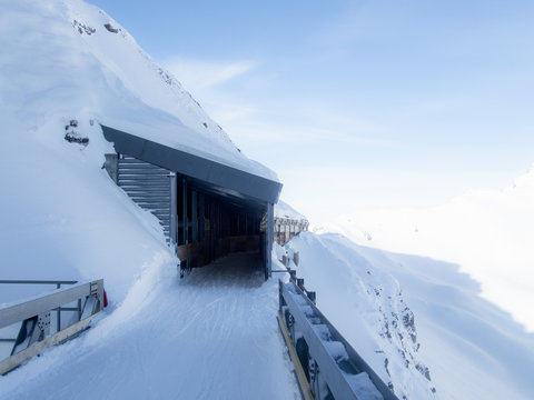 View of the Alpine mountain range from the top of the Parpaner Rothorn in Switzerland - 4