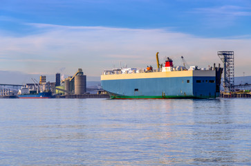 Fototapeta premium Large tanker returning to sea Oregon.