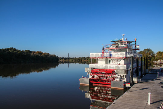 A riverboat on the Gun Island Chute in Montgomery, Alabama, USA