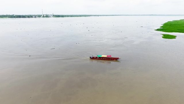chalupa en el rio imagenes aereas