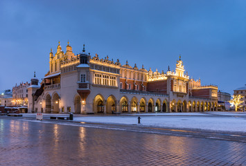 Fototapeta Krakow, Poland, Cloth Hall (sukiennice) on Main Market Square (Rynek Glowny) winter night obraz