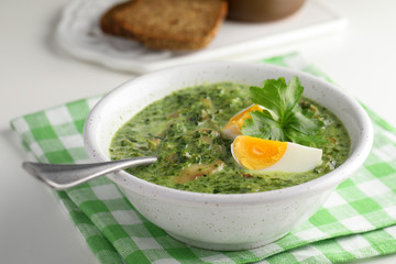 Spinach soup with mushrooms
